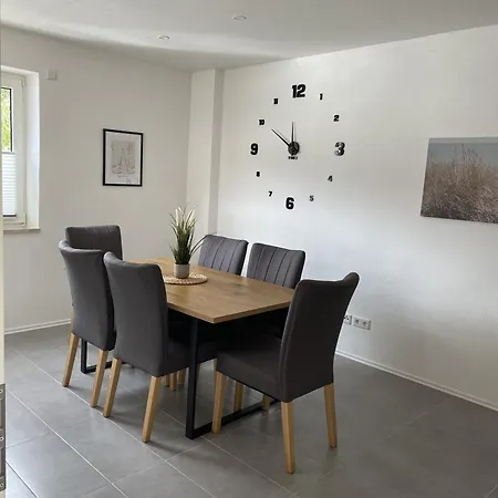 6-personen Mit Grossem Parkplatz, Kueche & Wlan Ideal Fuer Monteure Und Familien Appartement *